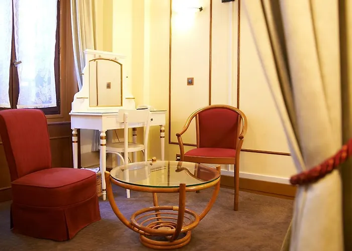 Hotel Maillot Neuilly-sur-Seine