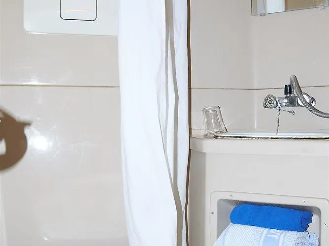 Hotel Maillot Neuilly-sur-Seine